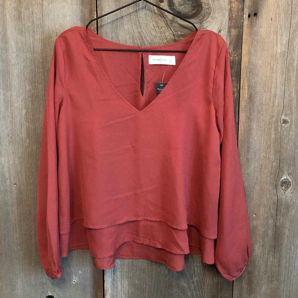 Abercrombie & Fitch V-neck Blouse in Red Orange Size Small